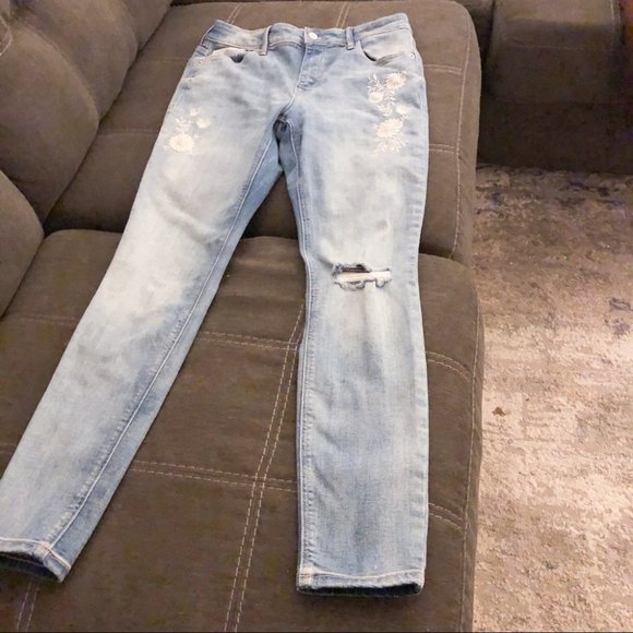 Old Navy Jeans - Picture 2 of 6